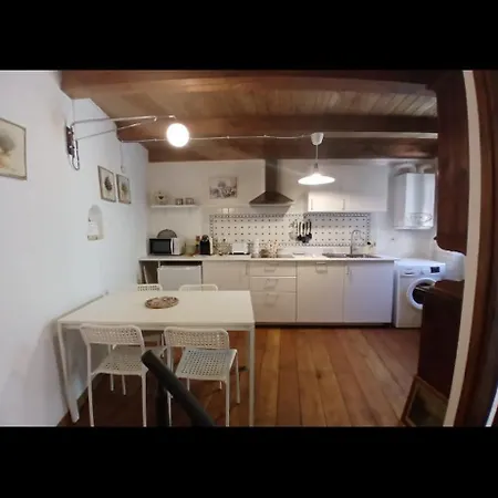 La Casa Di Pietra A Apartman Carro